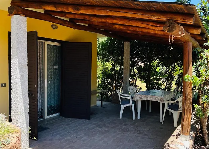 Casa Coghinas Corbezzolo דירה *